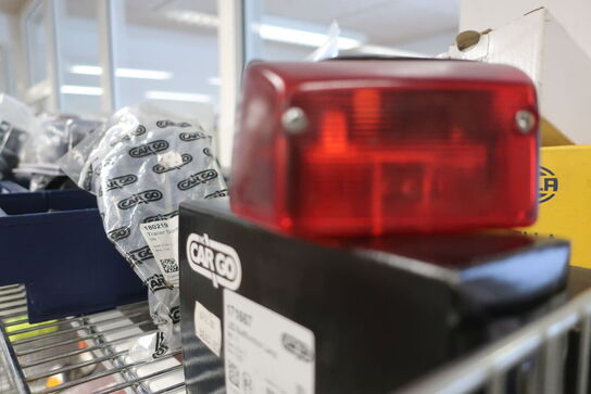 Hylde med div. varelager