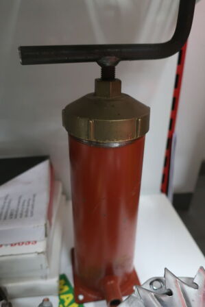 Hylde med div. varelager