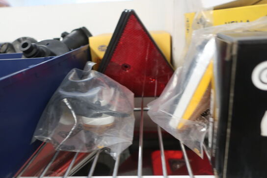 Hylde med div. varelager