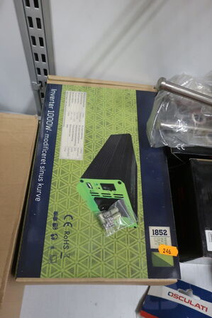 Hylde med div. varelager