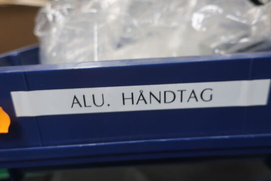 Hylde med div. varelager