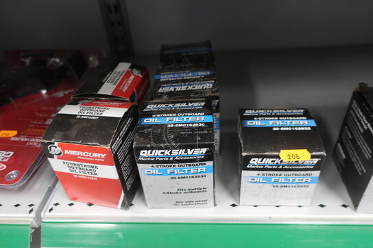 3 stk. hylder med div. varelager