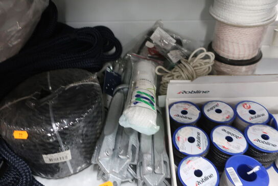 Hylde med div. varelager