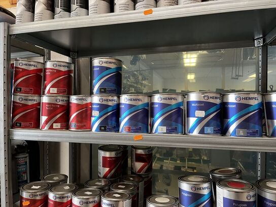 Hylde med div. Plejemidler HEMPEL m.fl.