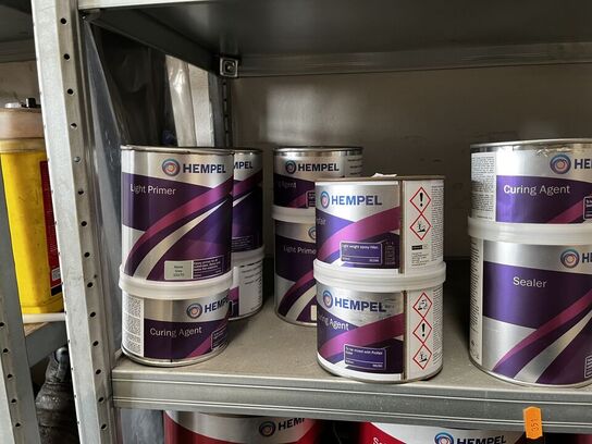 Hylde med div. Plejemidler HEMPEL m.fl.