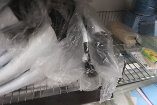 Hylde med div. varelager