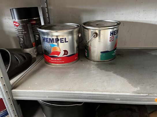 3 stk. hylder med div. Plejemidler HEMPEL m.fl.