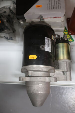 Hylde med div. varelager