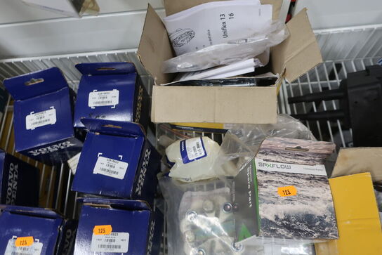 Hylde med div. Varelager VOLVO PENTA m.fl.