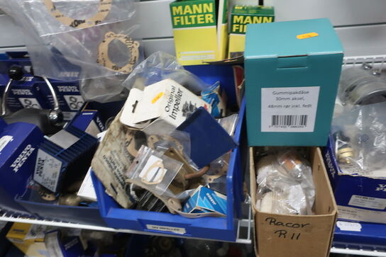 Hylde med div. Varelager VOLVO PENTA m.fl.