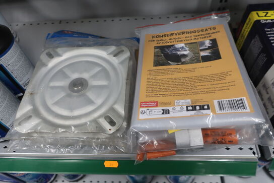 Hylde med div. Plejemidler LIQUI MOLY m.fl.