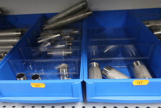 Hylde med div. Fittings