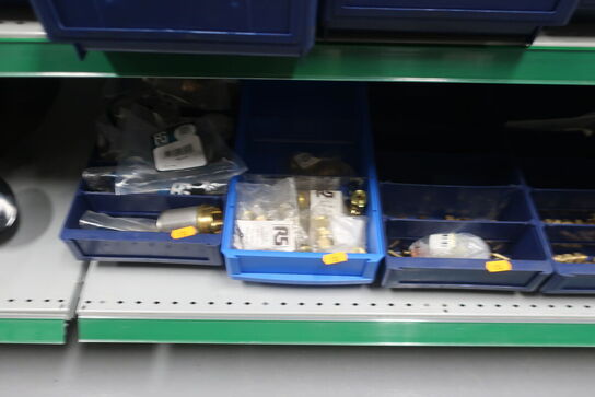 Hylde med div. Fittings