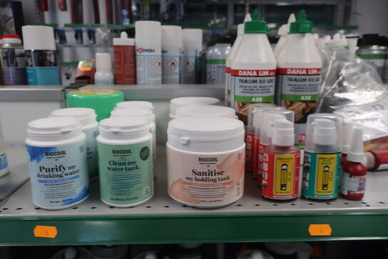 Hylde med div. Lim m.m.