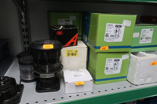 Hylde med div. LED-lamper