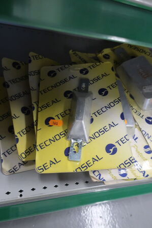 Hylde med div. Varelager TECNOSEAL