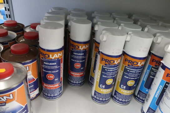 Hylde med div. Plejemidler PRO LAN m.fl.