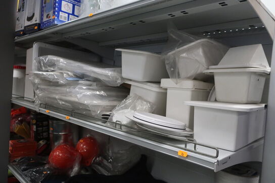 Hylde med div. varelager