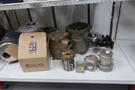 Hylde med div. varelager