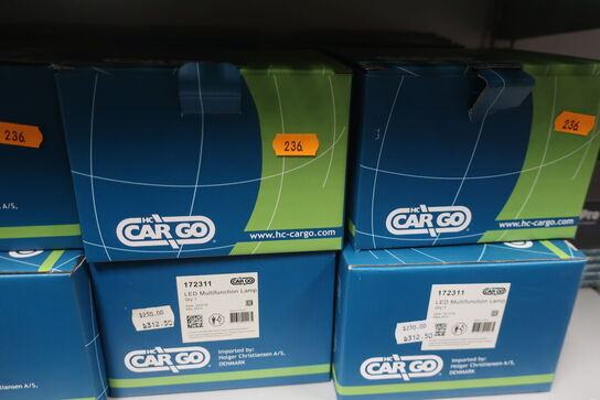 Hylde med div. LED-lamper