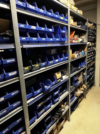 Indhold på 1 fag lagerreol