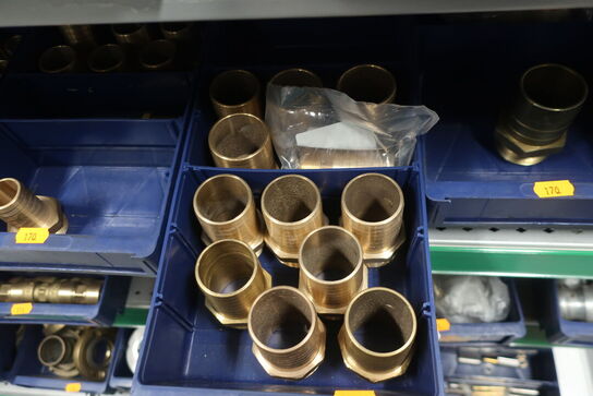 Hylde med div. Fittings