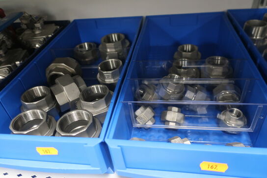 Hylde med div. Fittings