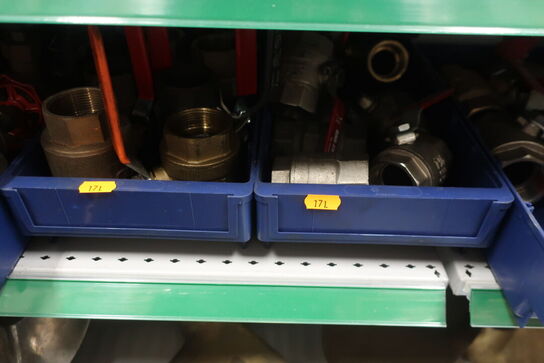 Hylde med div. Fittings