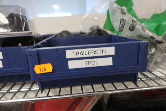 Hylde med div. varelager