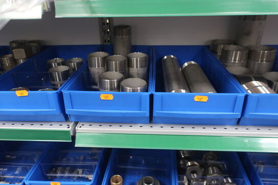 Hylde med div. Fittings