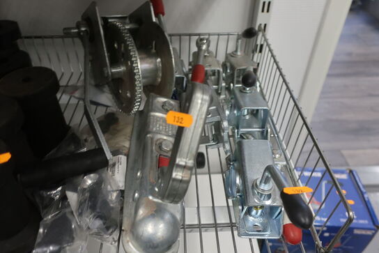 Hylde med div. varelager