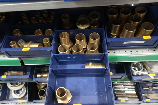 Hylde med div. Fittings