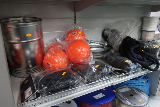 Hylde med div. varelager