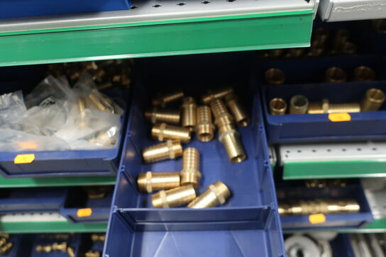 Hylde med div. Fittings