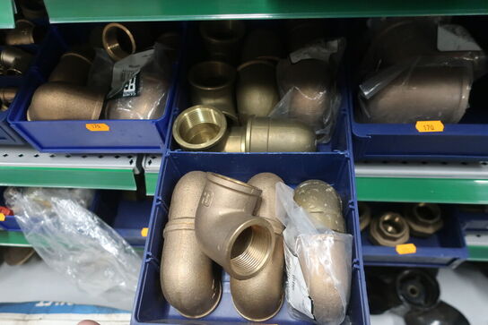 Hylde med div. Fittings