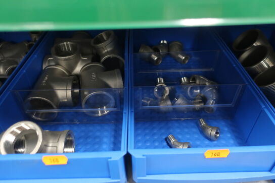 Hylde med div. Fittings