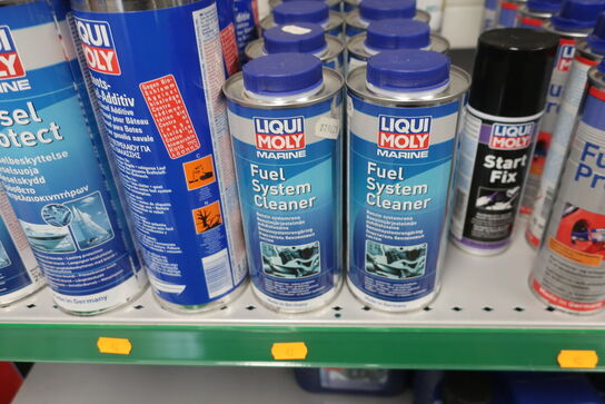 Hylde med div. Plejemidler LIQUI MOLY m.fl.