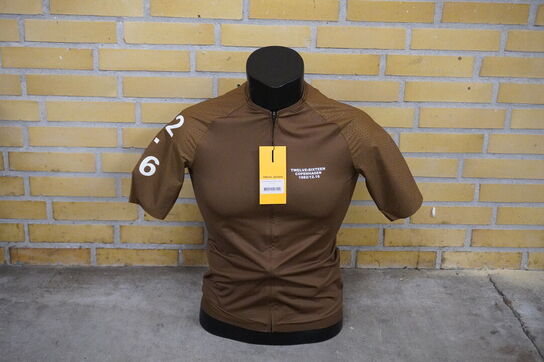 TWELVE-SIXTEEN - Cykeltøj *del 1*