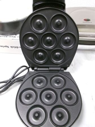 Doughnut maker MELISSA