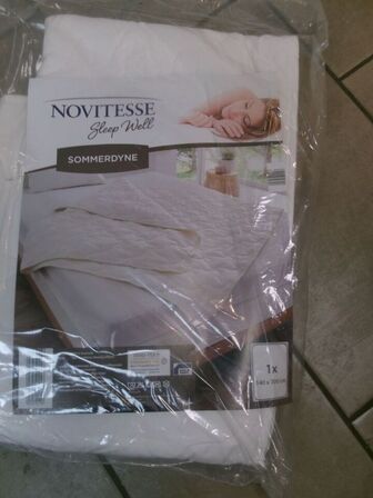 Sommerdyne og pude NOVITESSE Sleep well