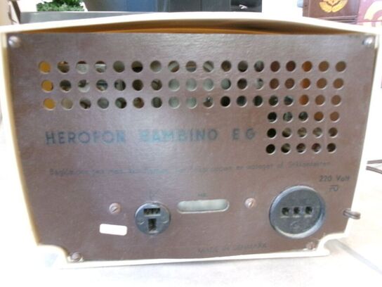 Antik radio HEROFON BAMBINO E