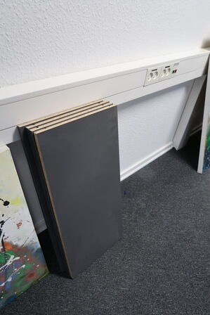 2 stk. skabe uden indhold
