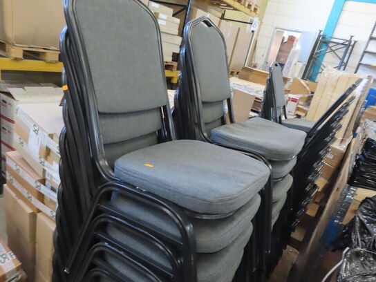 45 stk. Stabelbare Banquet stole