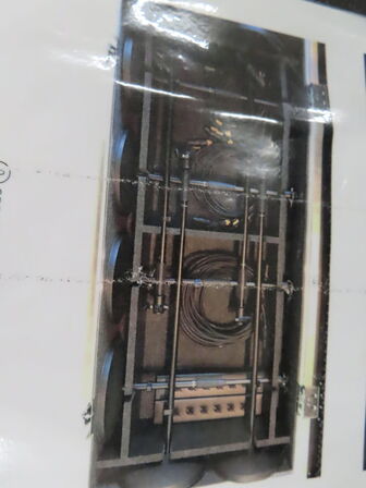 Flightcase med setup af glødepærer