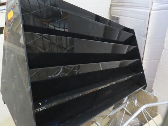 Bur med Messe/butiksinventar