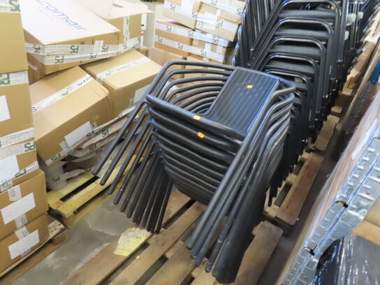 27 stk. Stabelbare havestole