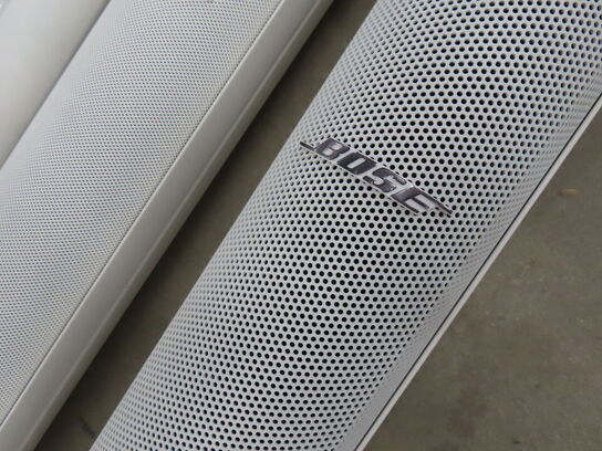 Palle med blandede højtalere og ophæng BOSE, WORK, MONACOR mv.