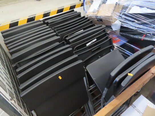 Palle med klapstole (ca 30 stk)