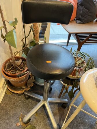 Blandet lot med Klippestol, Lampe, Skammel, Planter