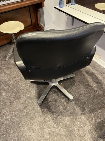 Frisørstol OLYMP + Skammel